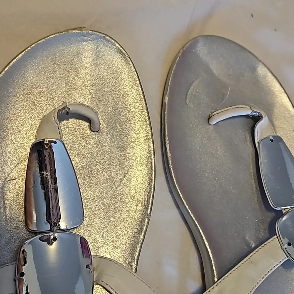 Silver Bandolino Sandels Size 9 - Picture 6 of 7